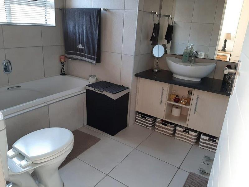 3 Bedroom Property for Sale in Dormehls Drift Western Cape